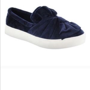 🎉New, adorable slip on’s 👠